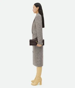 Bottega Veneta Andiamo Clutch Fondant