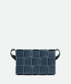 Bottega Veneta Cassette Deep blue/natural