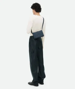 Bottega Veneta Cassette Deep blue/natural